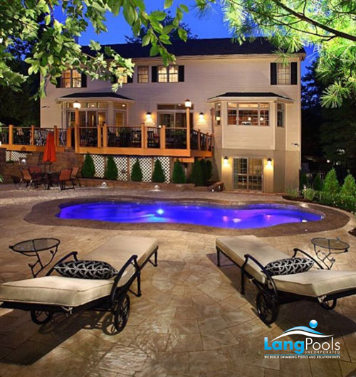 Fiberglass pool by Lang Pools