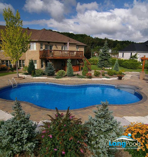 Fiberglass pool by Lang Pools